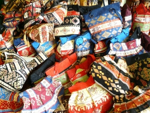 Viele bunte Stofftaschen. © Hans / pixabay.com