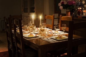 Festlich gedeckter Tisch.
Bildnachweis: JillWellington pixabay.com